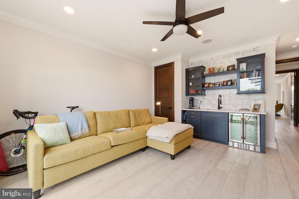 3554 13TH STREET NW Unit: 2