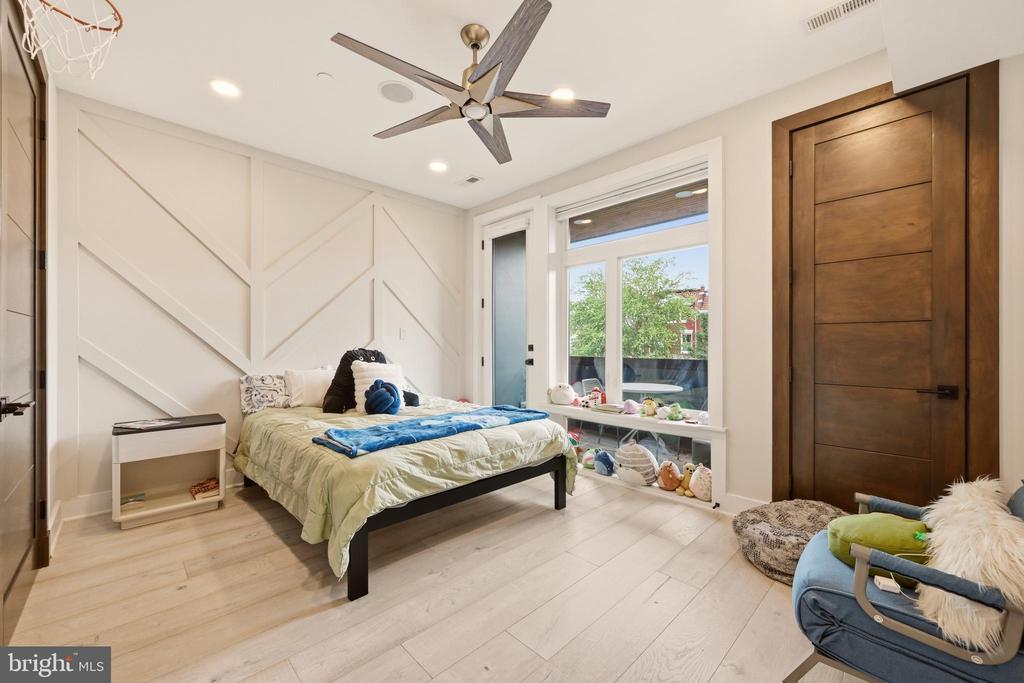 3554 13TH STREET NW Unit: 2