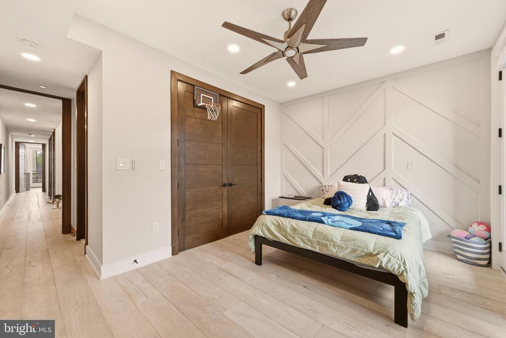 3554 13TH STREET NW Unit: 2