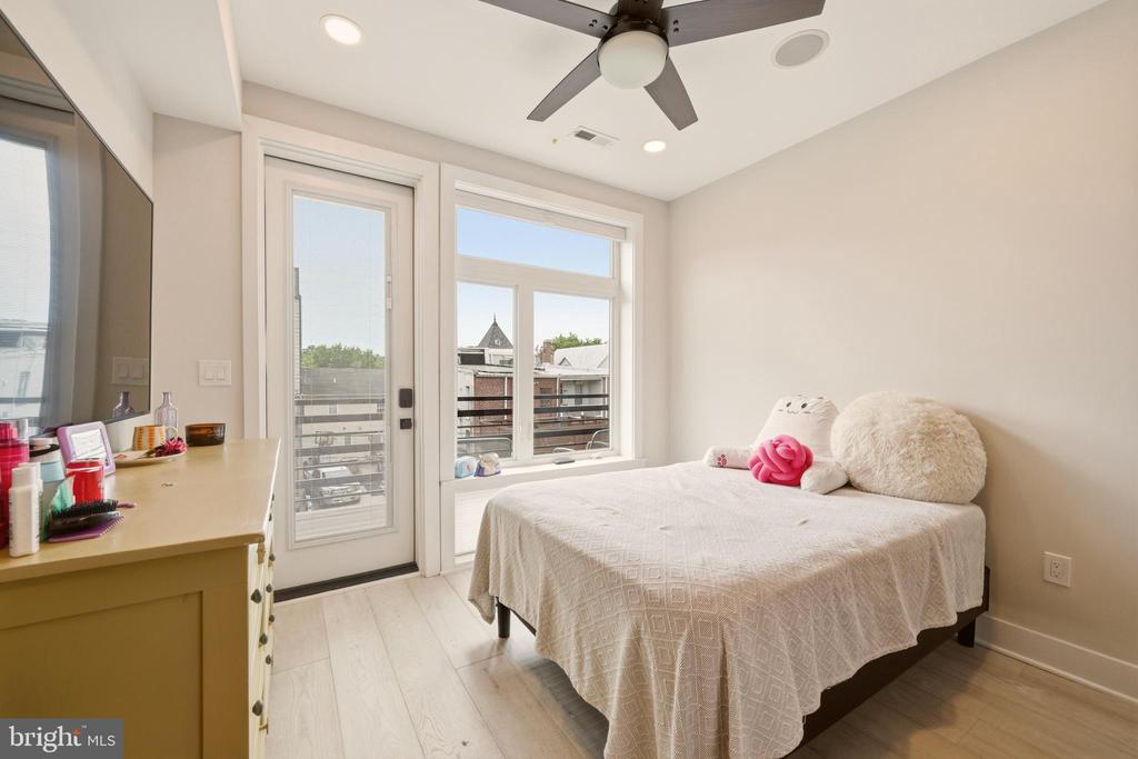 3554 13TH STREET NW Unit: 2
