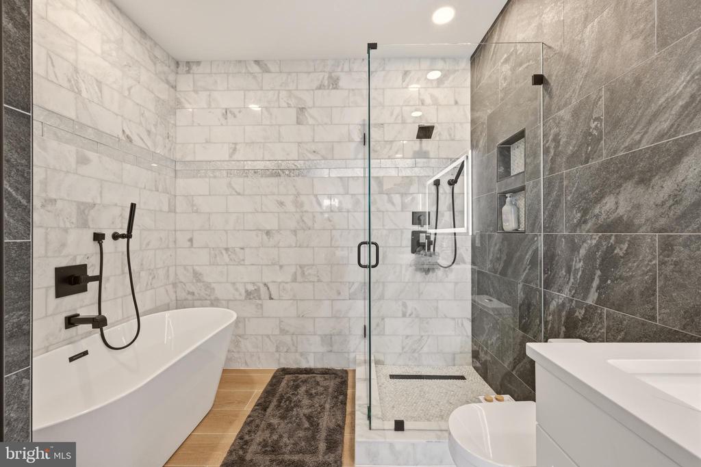 3554 13TH STREET NW Unit: 2