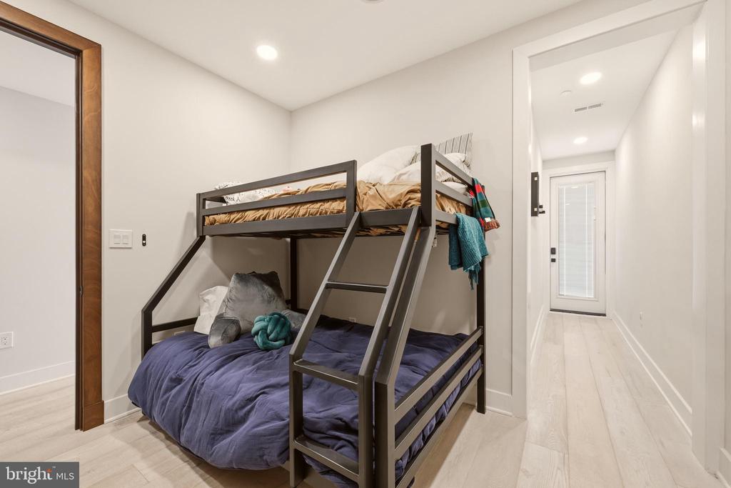 3554 13TH STREET NW Unit: 2