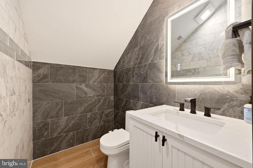 3554 13TH STREET NW Unit: 2