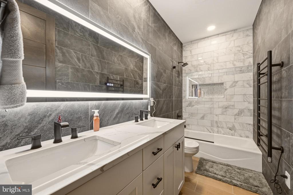 3554 13TH STREET NW Unit: 2