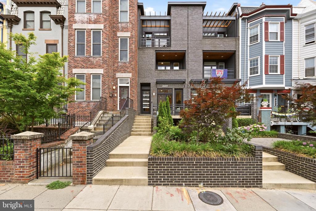 3554 13TH STREET NW Unit: 2