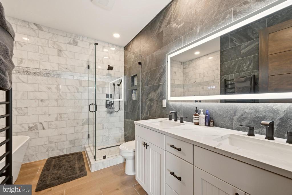 3554 13TH STREET NW Unit: 2