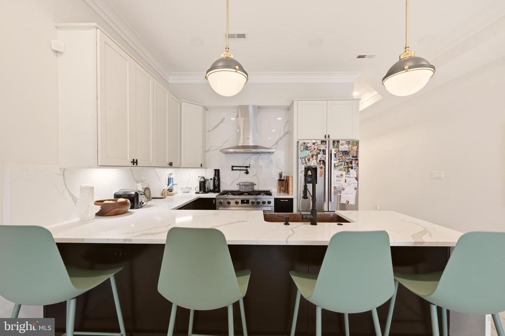 3554 13TH STREET NW Unit: 2