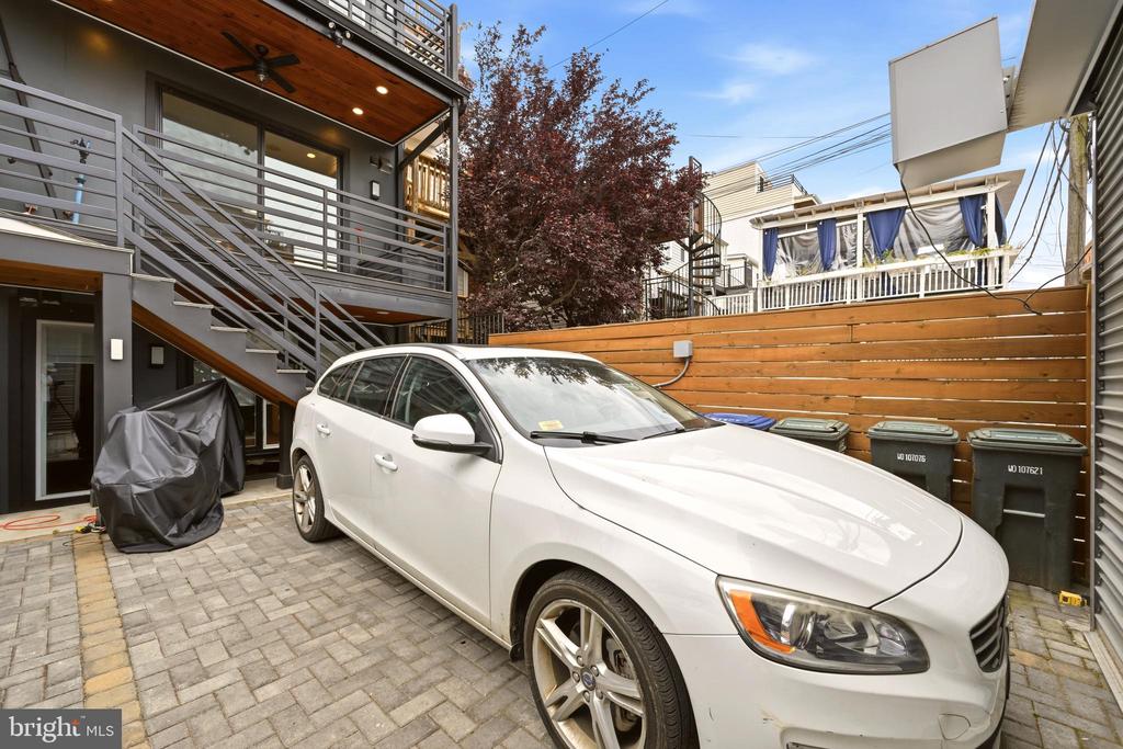 3554 13TH STREET NW Unit: 2