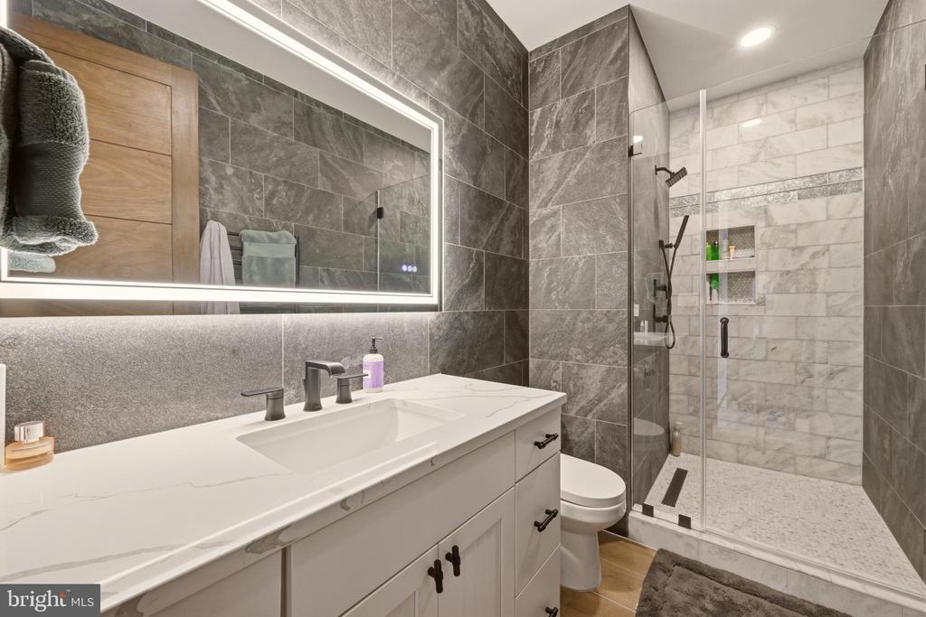 3554 13TH STREET NW Unit: 2