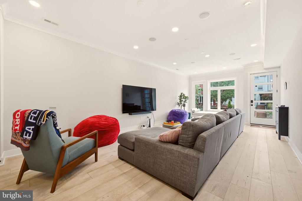 3554 13TH STREET NW Unit: 2