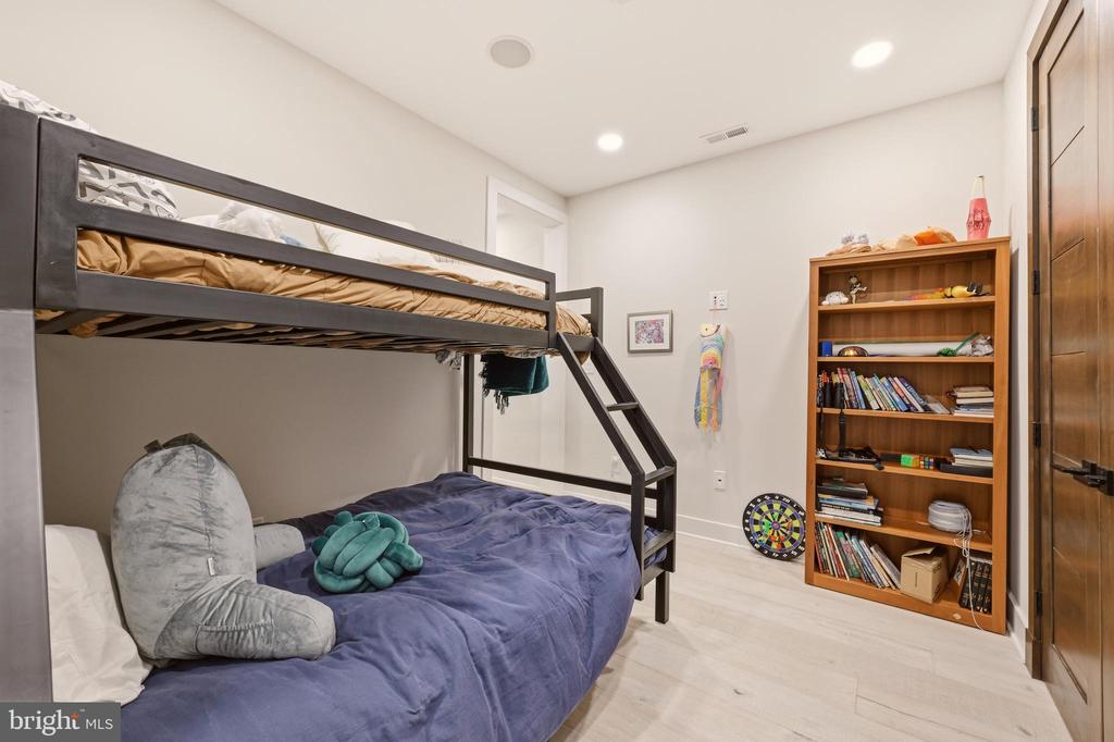 3554 13TH STREET NW Unit: 2
