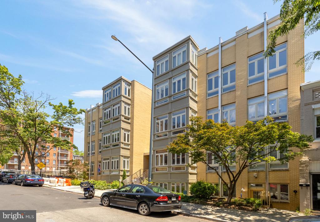2363 CHAMPLAIN STREET NW Unit: 3