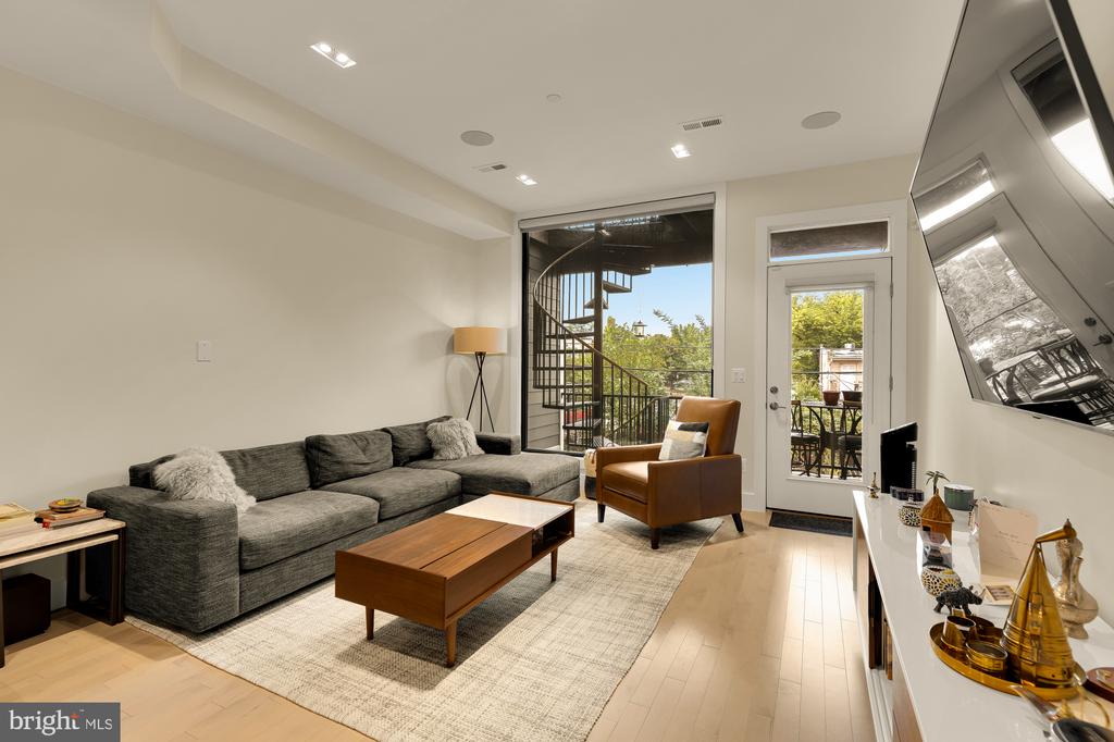1530 3RD STREET NW Unit: 2