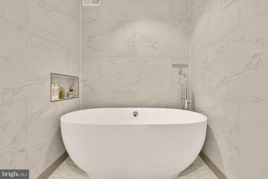 1530 3RD STREET NW Unit: 2