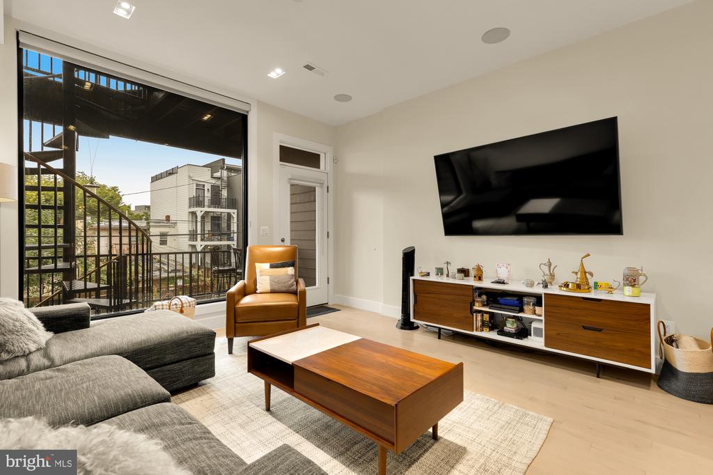 1530 3RD STREET NW Unit: 2