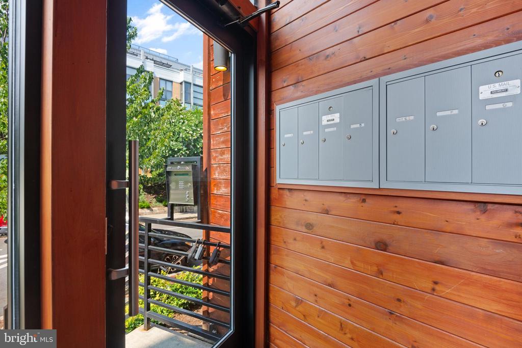 1436 CHAPIN STREET NW Unit: F