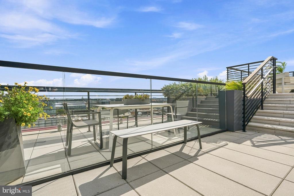 1625 ECKINGTON PLACE NE Unit: 715