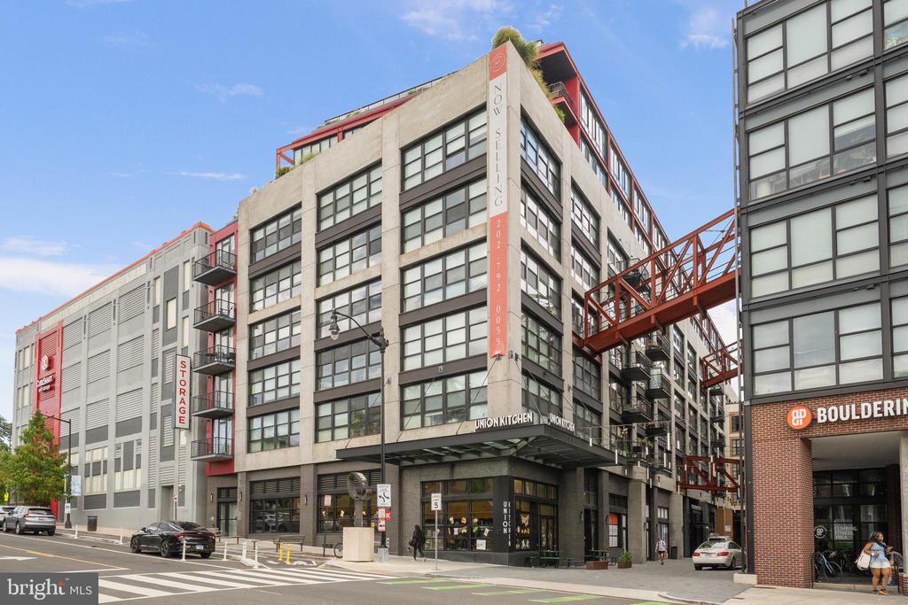 1625 ECKINGTON PLACE NE Unit: 715