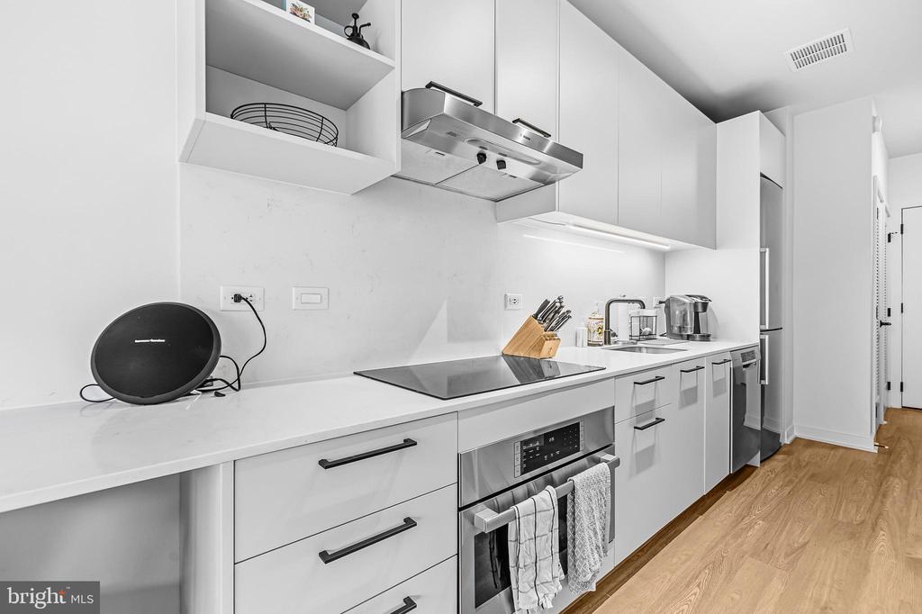 1625 ECKINGTON PLACE NE Unit: 715