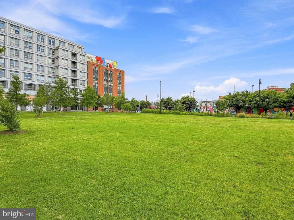 1625 ECKINGTON PLACE NE Unit: 715