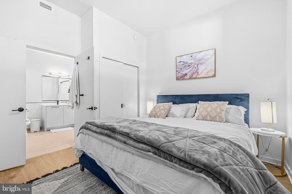 1625 ECKINGTON PLACE NE Unit: 715