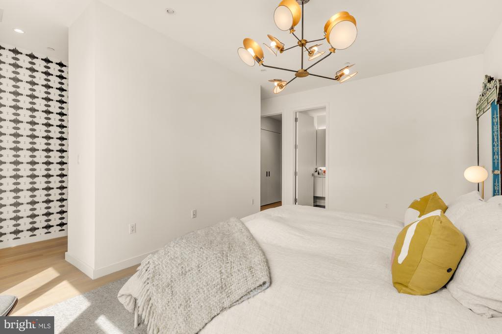 1501 4TH STREET NW Unit: 1