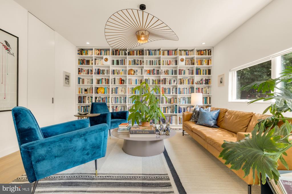 1501 4TH STREET NW Unit: 1