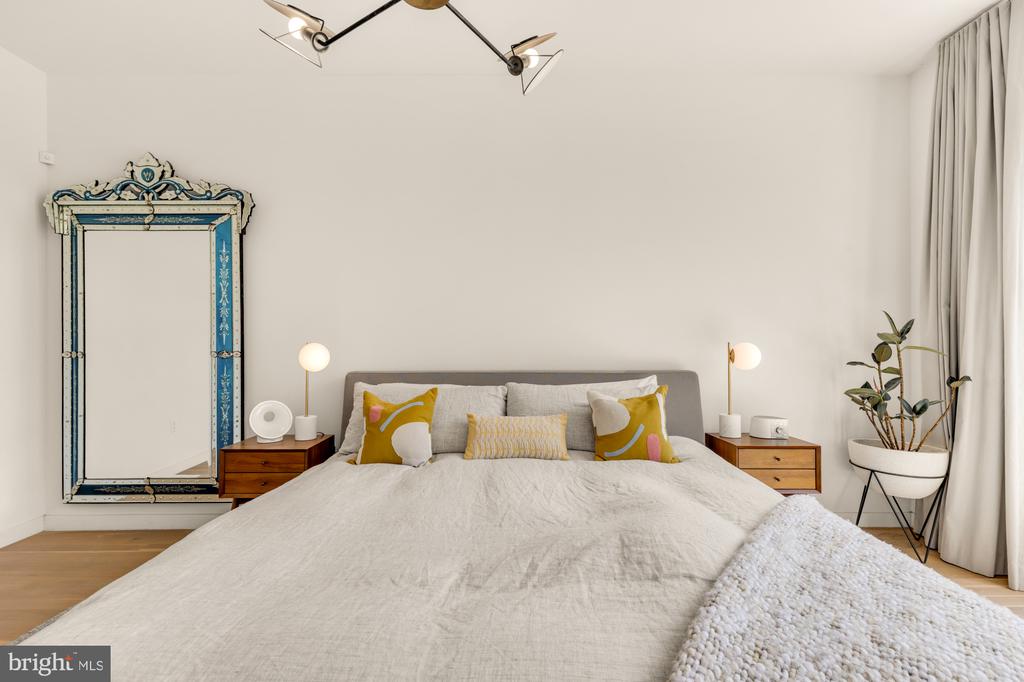 1501 4TH STREET NW Unit: 1