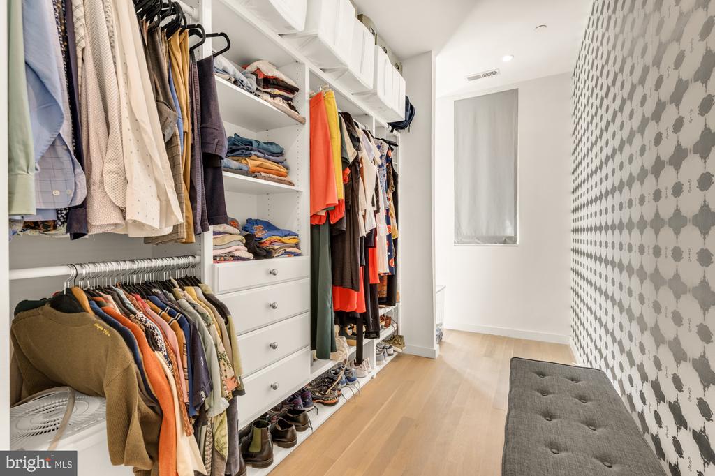 1501 4TH STREET NW Unit: 1