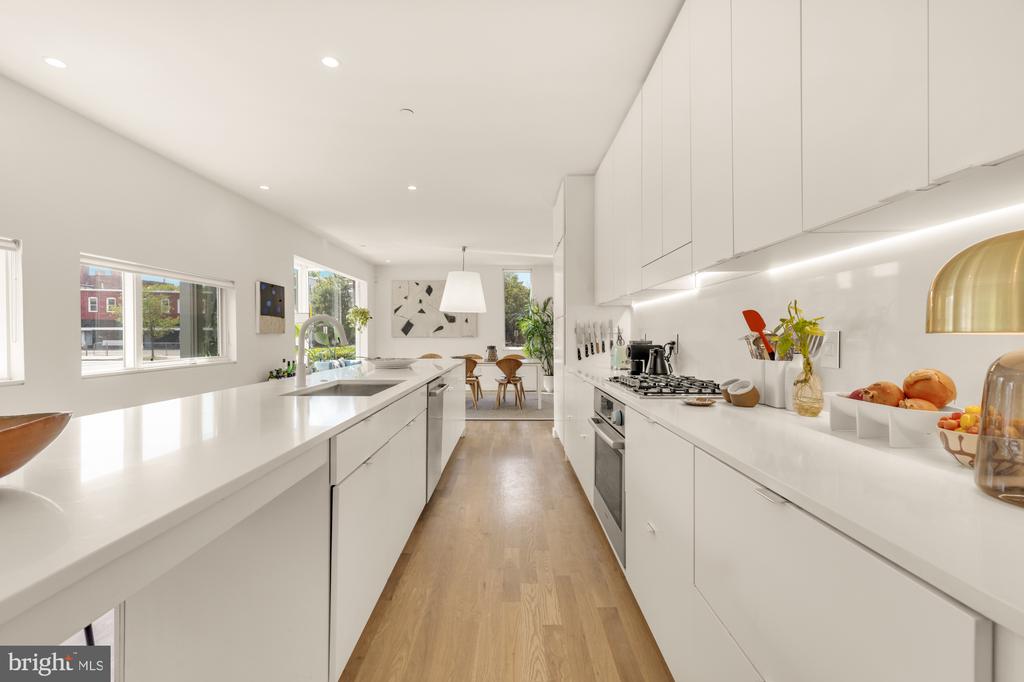 1501 4TH STREET NW Unit: 1