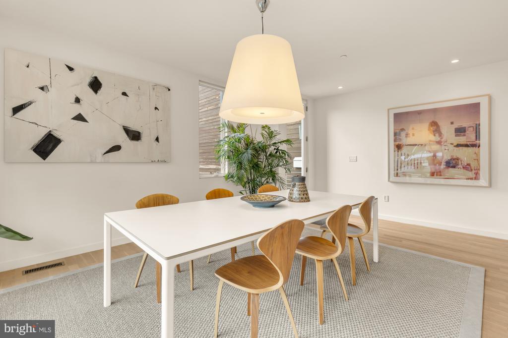 1501 4TH STREET NW Unit: 1