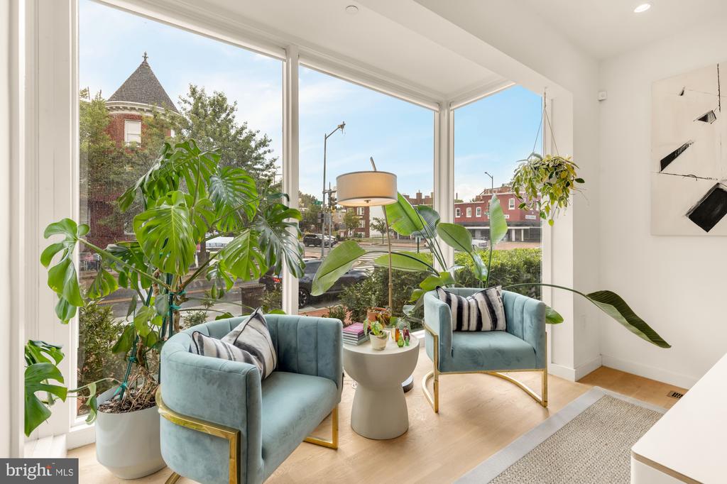 1501 4TH STREET NW Unit: 1
