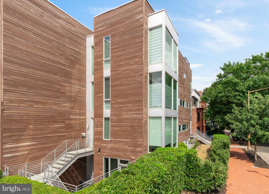 1501 4TH STREET NW Unit: 1