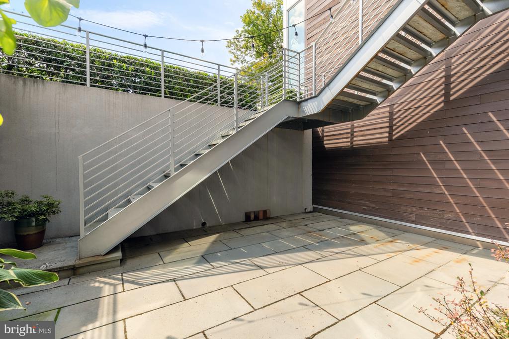 1501 4TH STREET NW Unit: 1