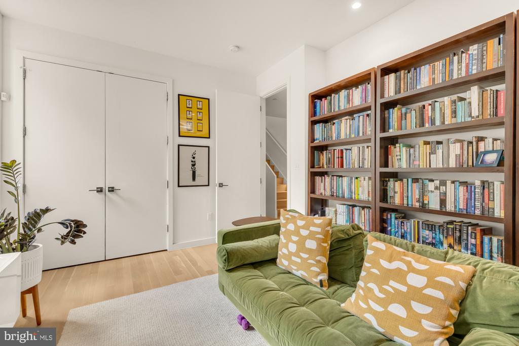 1501 4TH STREET NW Unit: 1