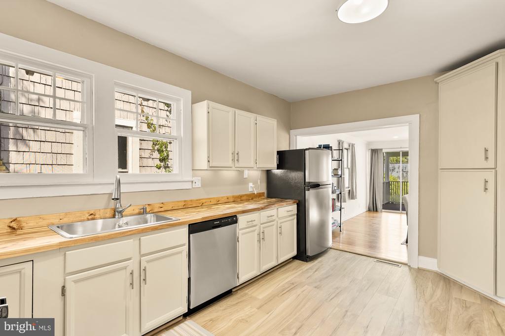 7 CAUSEY AVENUE