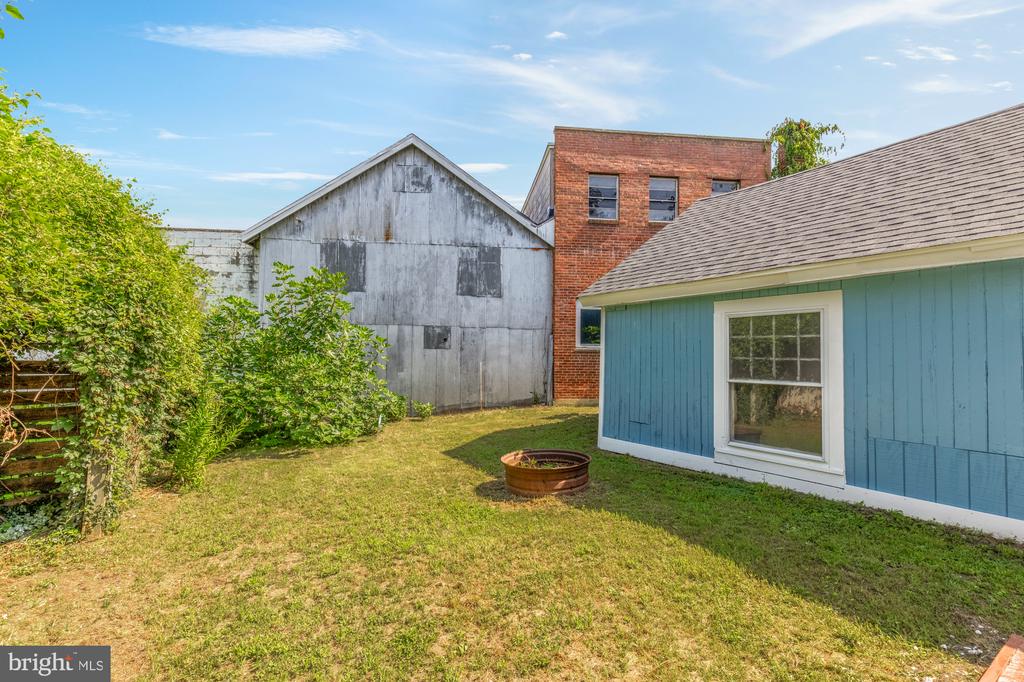 7 CAUSEY AVENUE