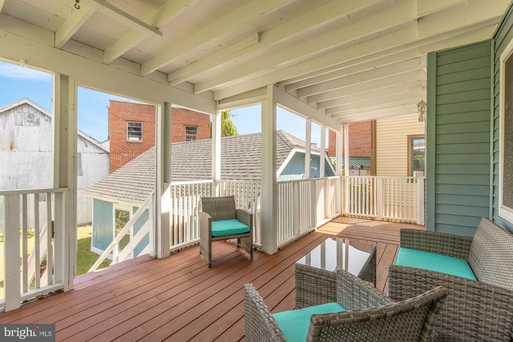 7 CAUSEY AVENUE