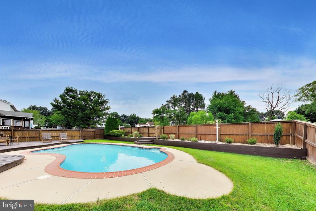 9313 KINGS GRANT ROAD