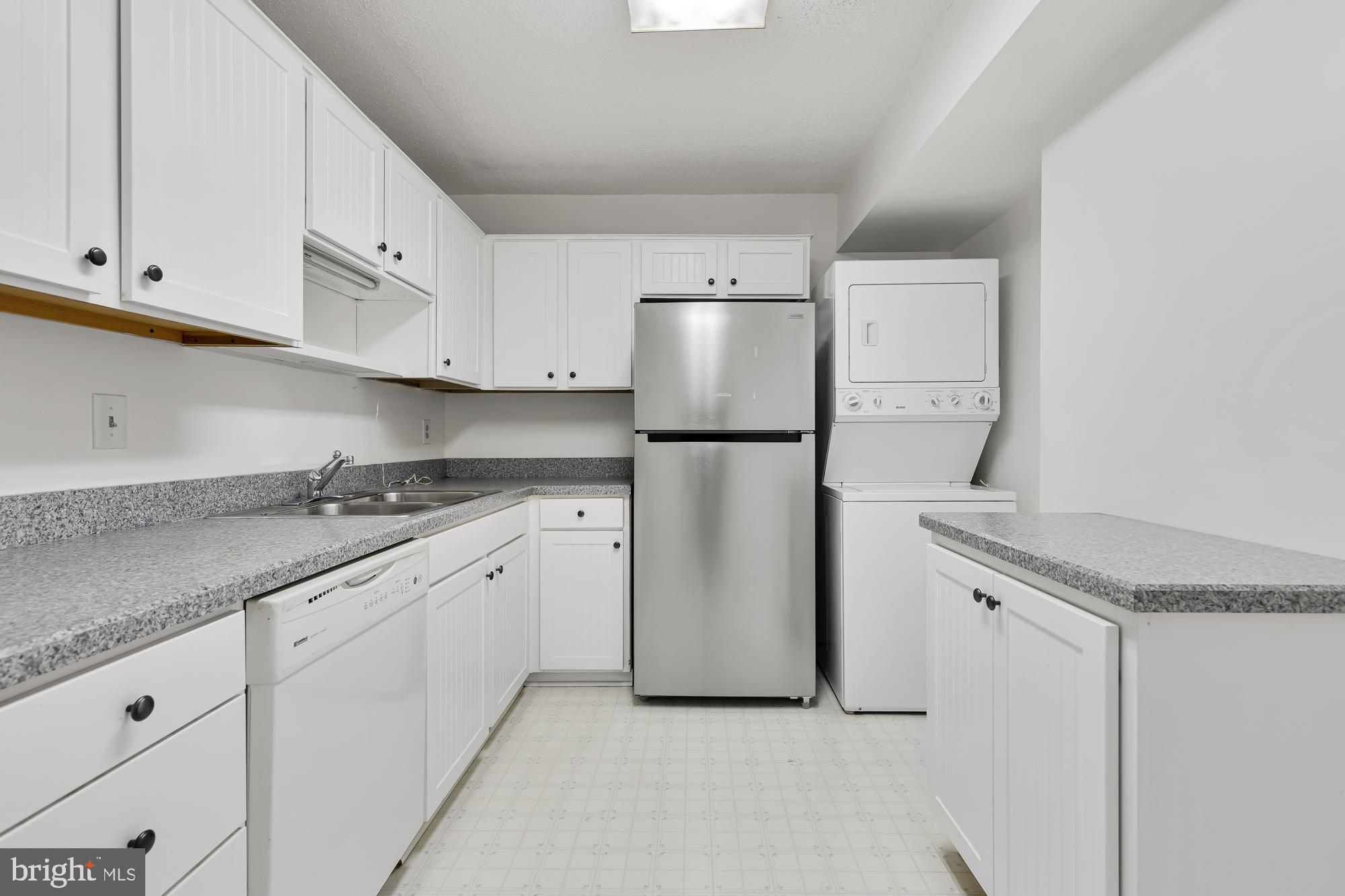 15101 Interlachen DRIVE Unit: 1-1015