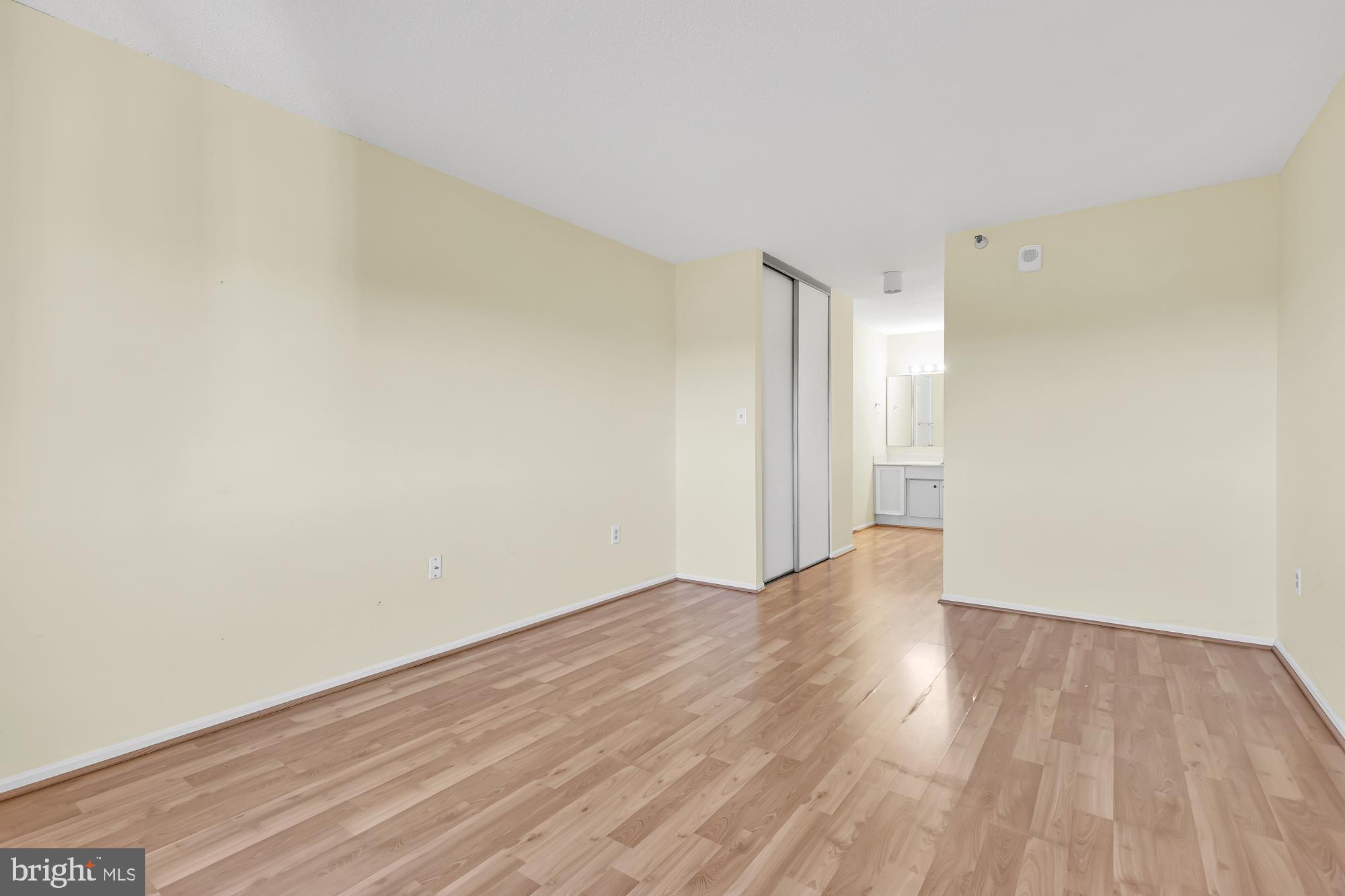 15101 Interlachen DRIVE Unit: 1-1015