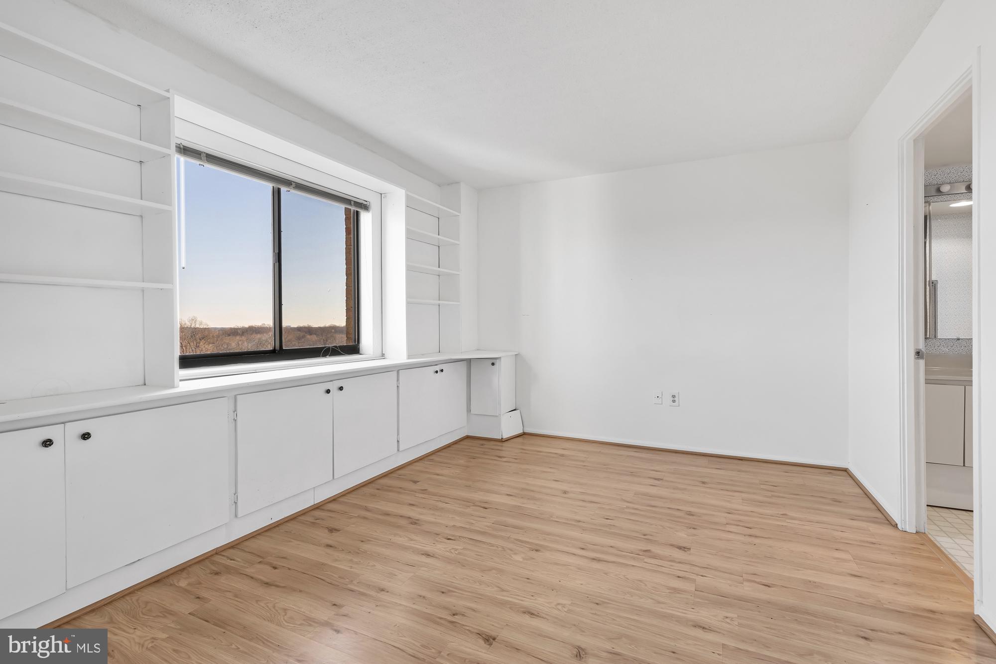 15101 Interlachen DRIVE Unit: 1-1015