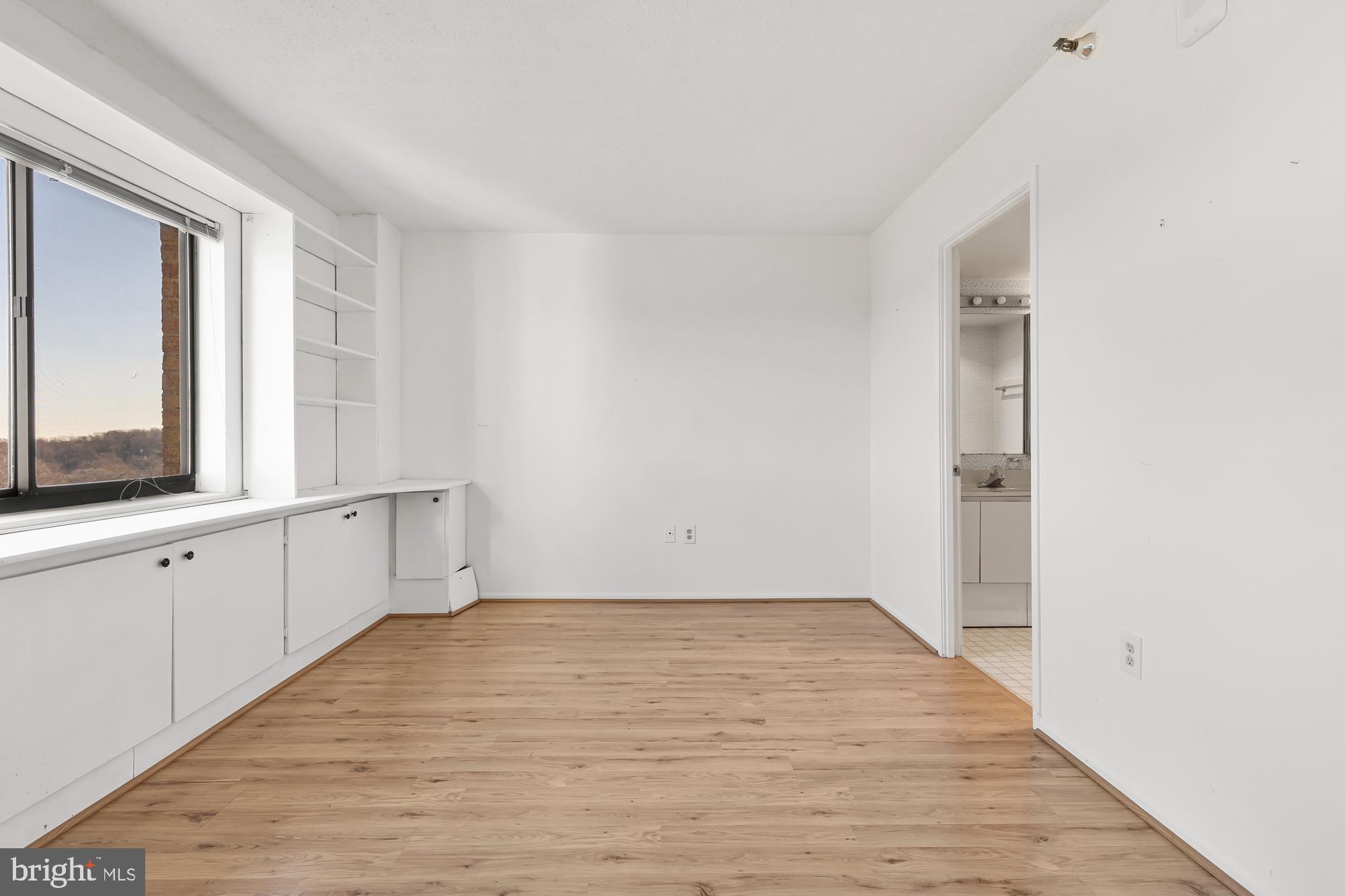 15101 Interlachen DRIVE Unit: 1-1015