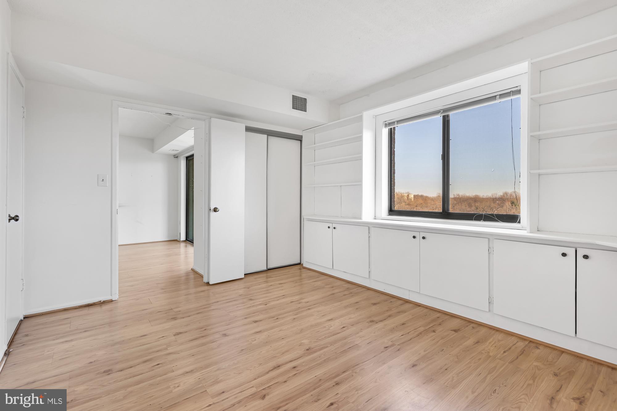 15101 Interlachen DRIVE Unit: 1-1015