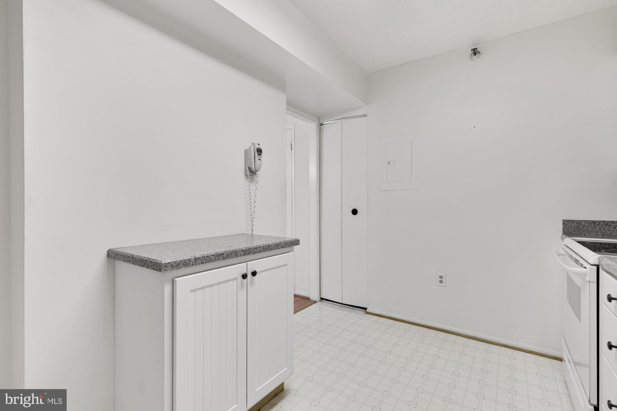 15101 Interlachen DRIVE Unit: 1-1015