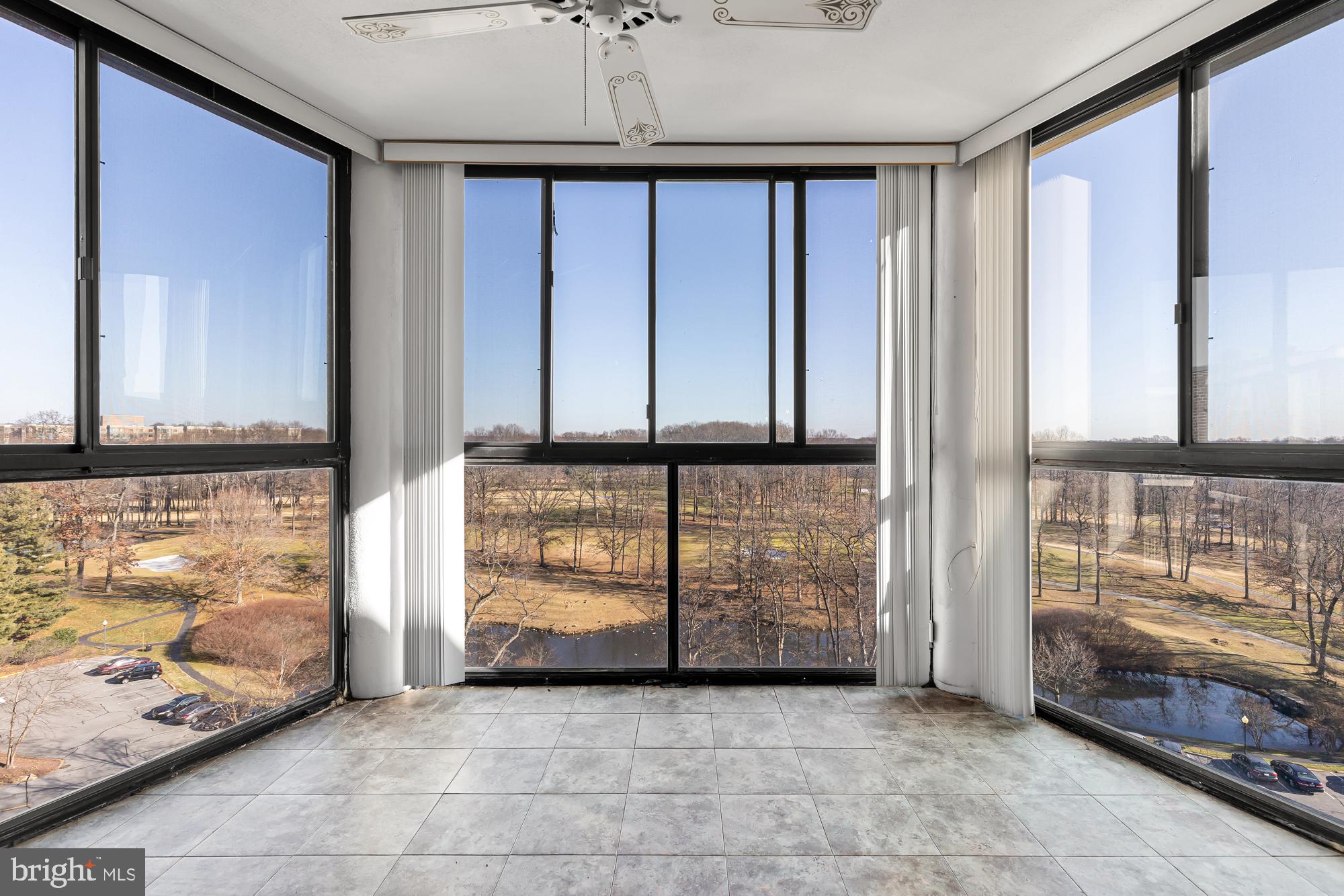 15101 Interlachen DRIVE Unit: 1-1015