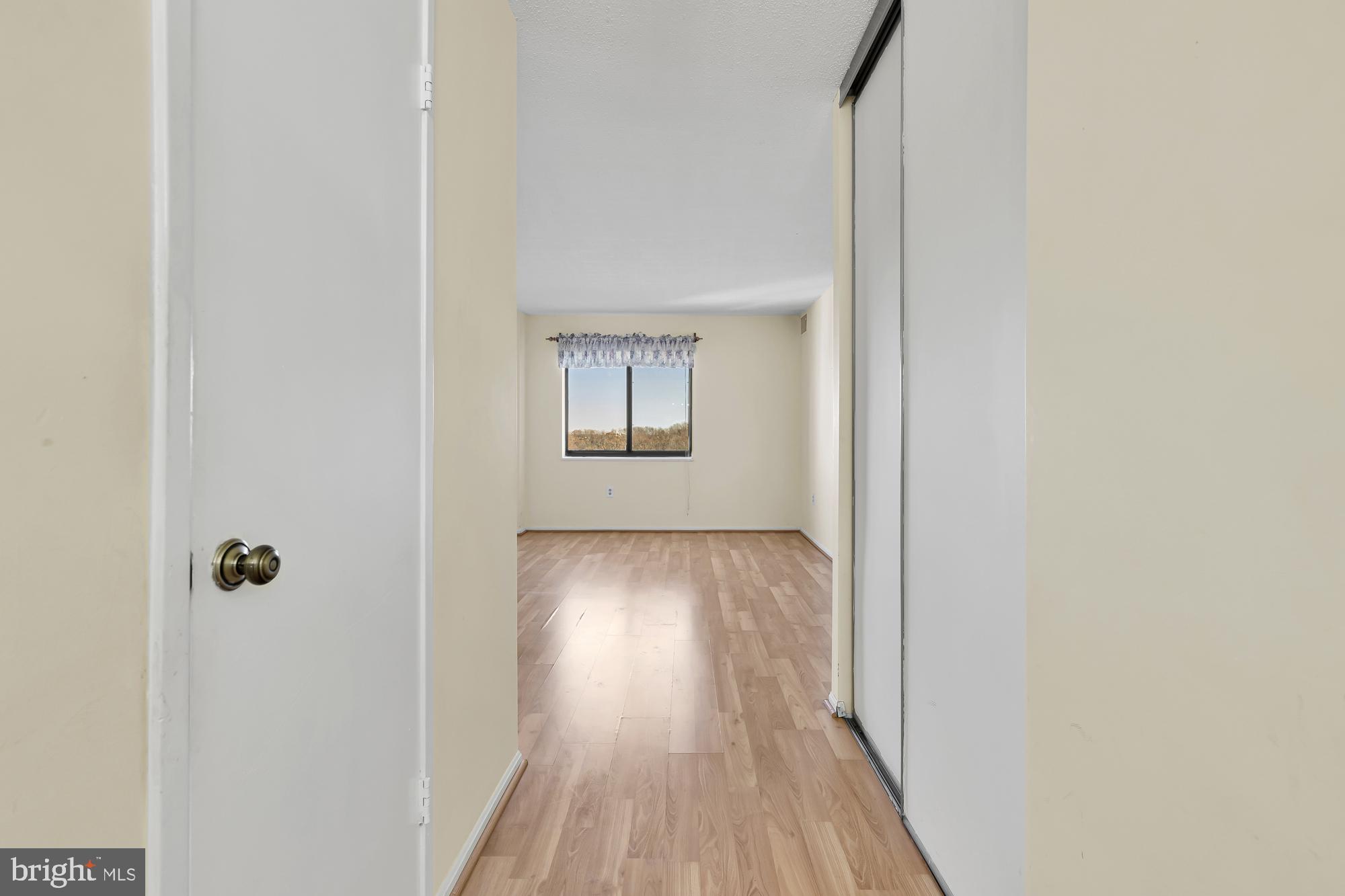 15101 Interlachen DRIVE Unit: 1-1015