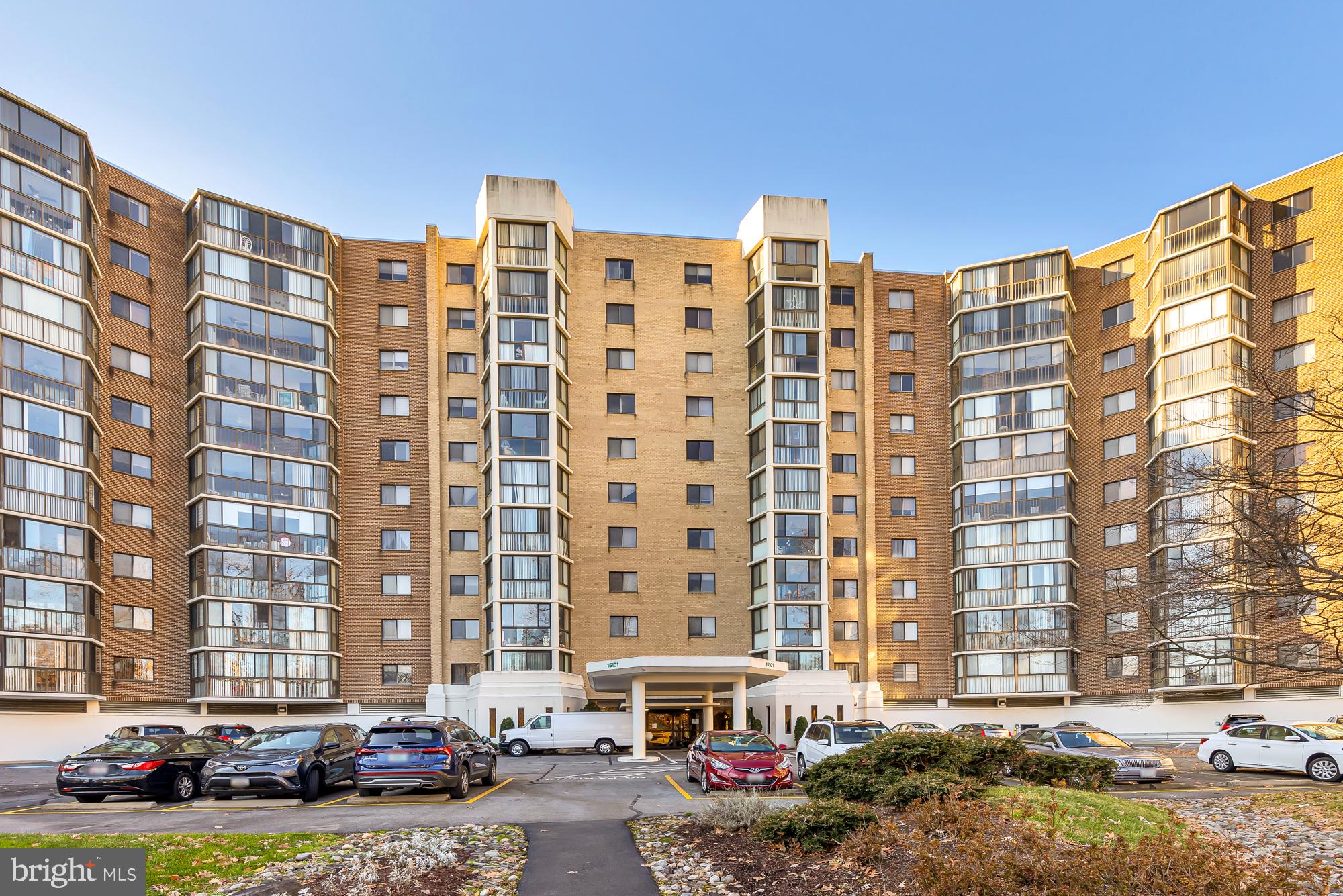 15101 Interlachen DRIVE Unit: 1-1015
