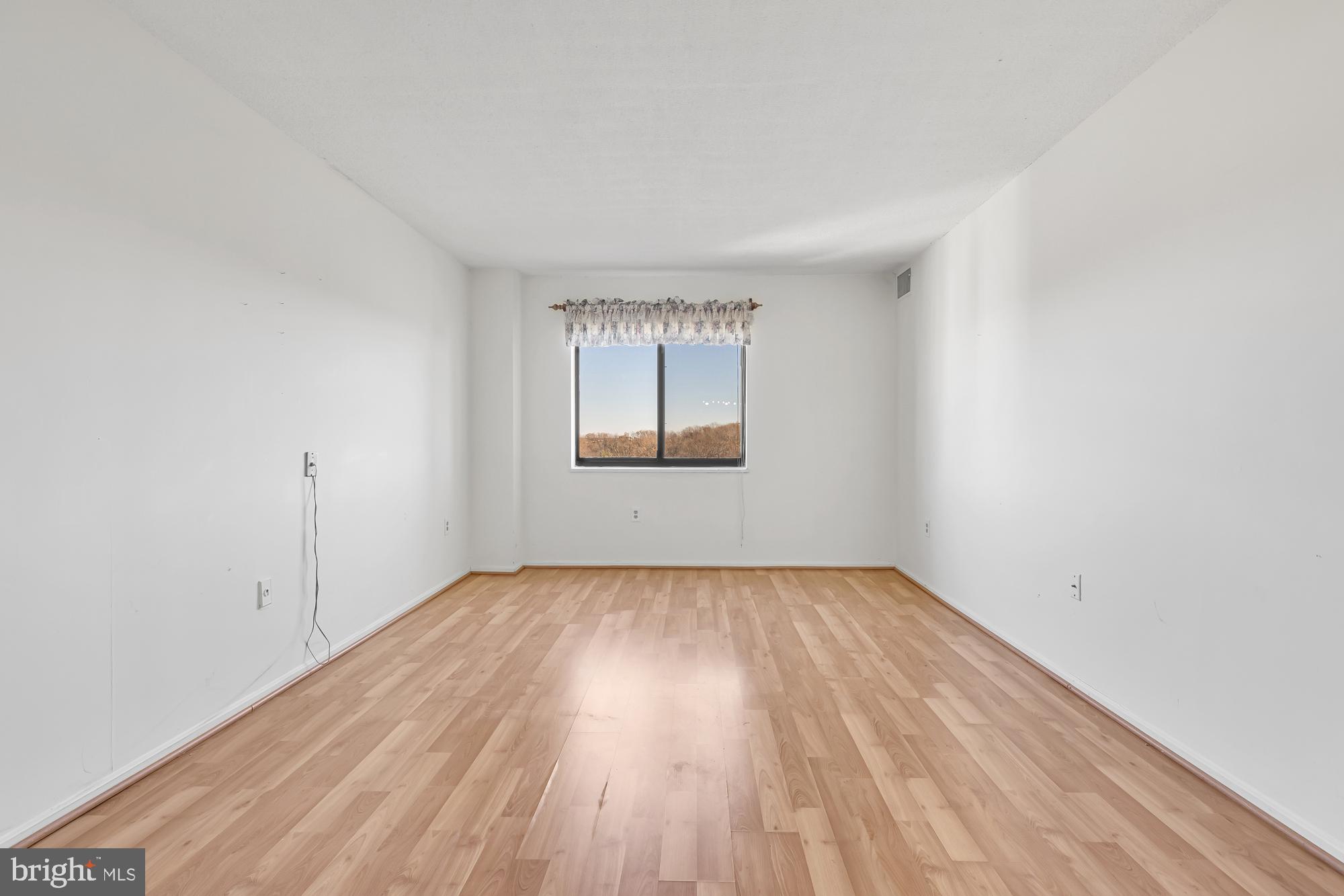 15101 Interlachen DRIVE Unit: 1-1015