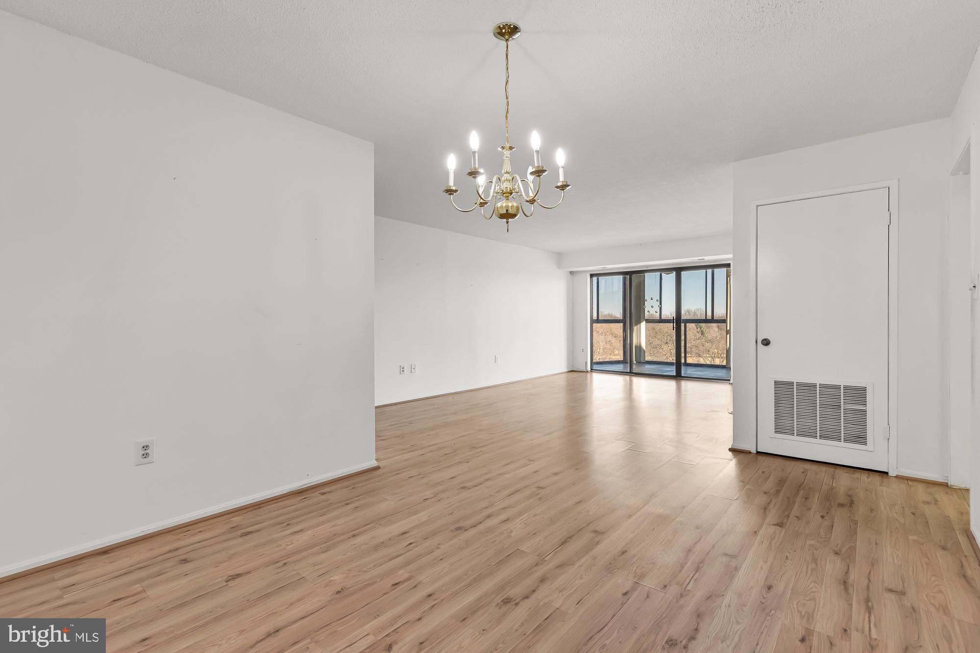 15101 Interlachen DRIVE Unit: 1-1015